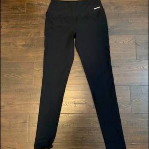 Handful squeeze play 7/8 black leggings